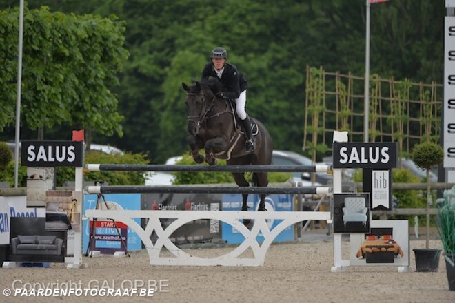 CSIYH1* Opglab.: Vanderwegen en Jochems op 1