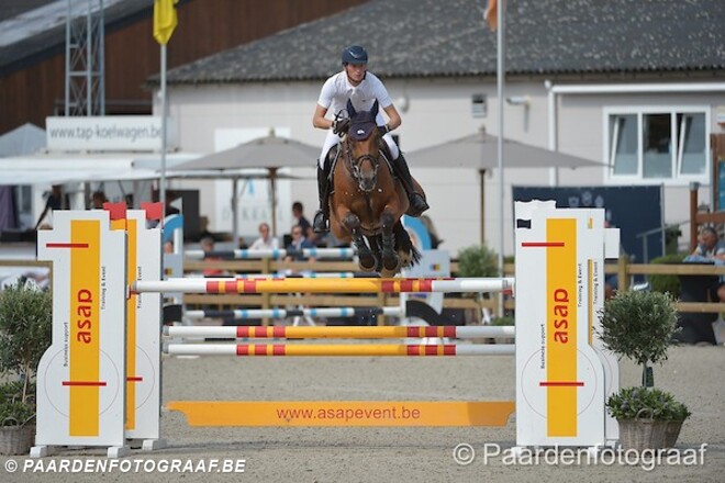 Stephex wint finale jonge paarden Aken